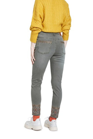 Pant Bali with ankle pattern